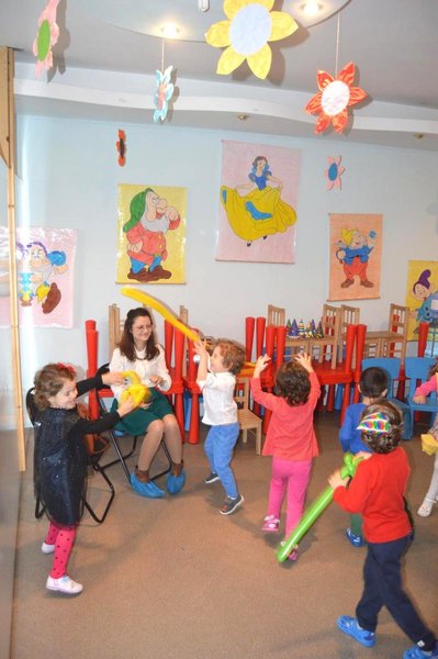 Alba ca Zapada - Gradinita, After School